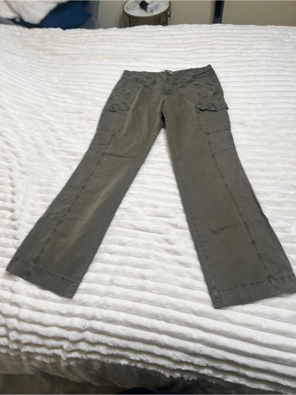 Old Navy women’s Olive Green Cargo pants